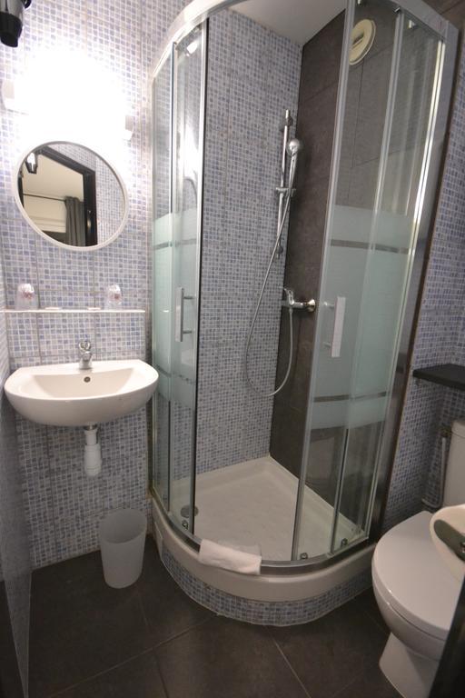 Brit Hotel - Montsoult La Croix Verte Baillet-en-France Стая снимка