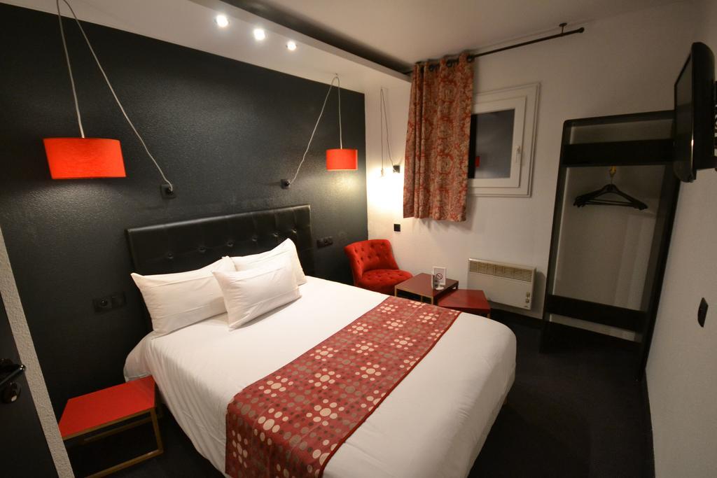 Brit Hotel - Montsoult La Croix Verte Baillet-en-France Екстериор снимка